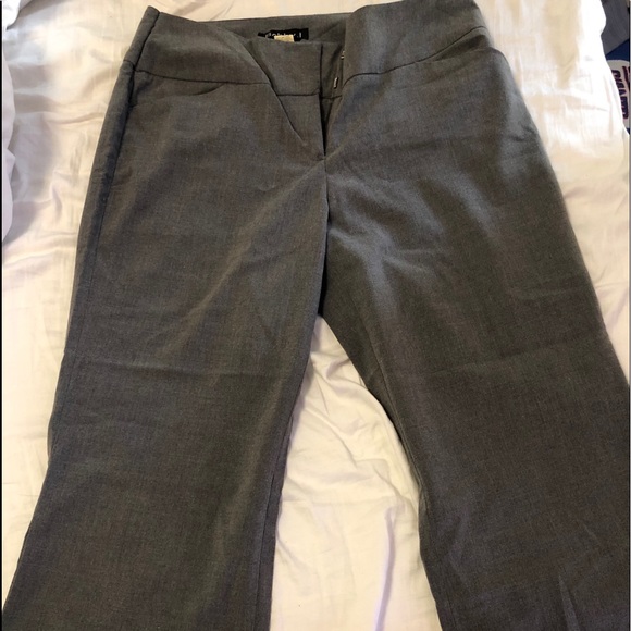 Bobby J Capri Pants - Picture 2 of 2